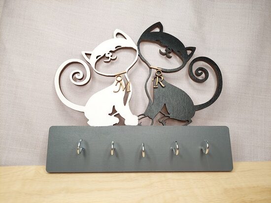 Personalized Cat Couple Key Holder – Custom Initials, Wooden Wall Hook Rack