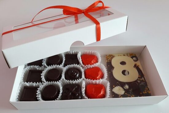 Chocolate Gift Box with Honey & Bee Products (6)