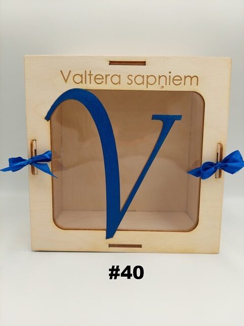 Personalised wooden savings box with custom engraving Nr.3