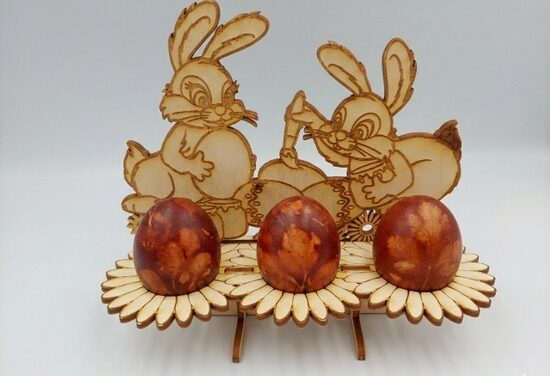 Wooden Easter Egg Holder with Bunnies (Holds 3 Eggs)