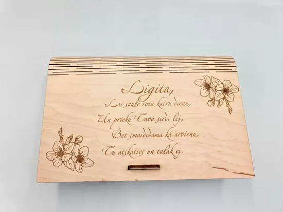 Personalized Wooden Keepsake Box: Engraved Floral Memory Box