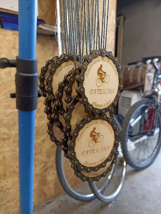 Custom Cycling Medal: Recycled Bike Chain & Laser-Engraved Wood